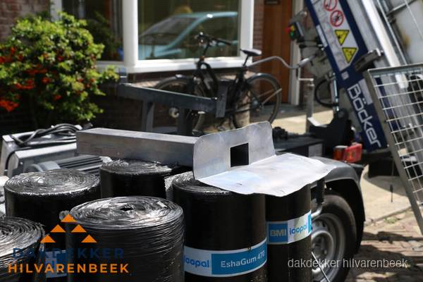Dakbedekkingsmateriaal en dakgoot onderdelen in Hilvarenbeek