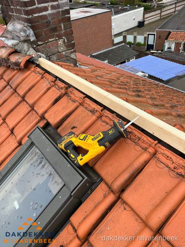 Kosten dak vervangen: werkzaamheden aan pannendak in Hilvarenbeek Kosten dak vervangen: werkzaamheden aan pannendak in Hilvarenbeek