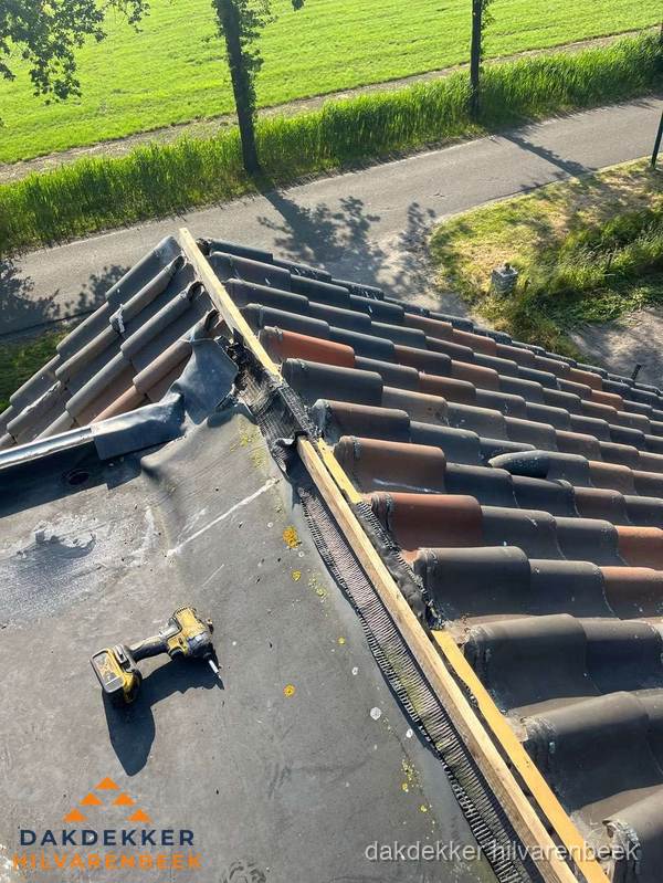 Kosten dakgoot vervangen: werkzaamheden aan dakrand in Hilvarenbeek Kosten dakgoot vervangen: werkzaamheden aan dakrand in Hilvarenbeek