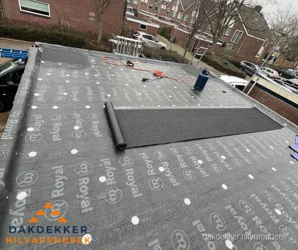 Dakrenovatie plat dak met bitumen dakbedekking in Hilvarenbeek Dakrenovatie plat dak met bitumen dakbedekking in Hilvarenbeek
