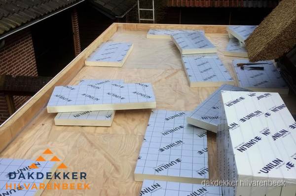 PIR isolatieplaten leggen op plat dak in Hilvarenbeek PIR isolatieplaten leggen op plat dak in Hilvarenbeek
